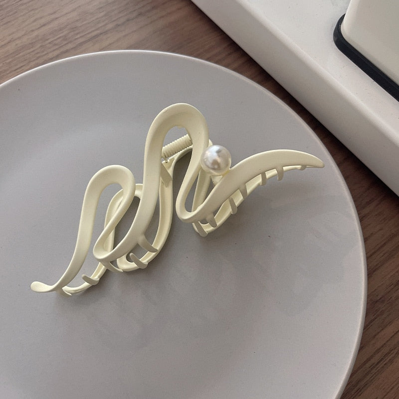 2023 Retro Korea Large Wave Grab Clip Frosted Acrylic Hair Clip Shark Clip Headdress Ladies Girls Fashion Hair Accessories